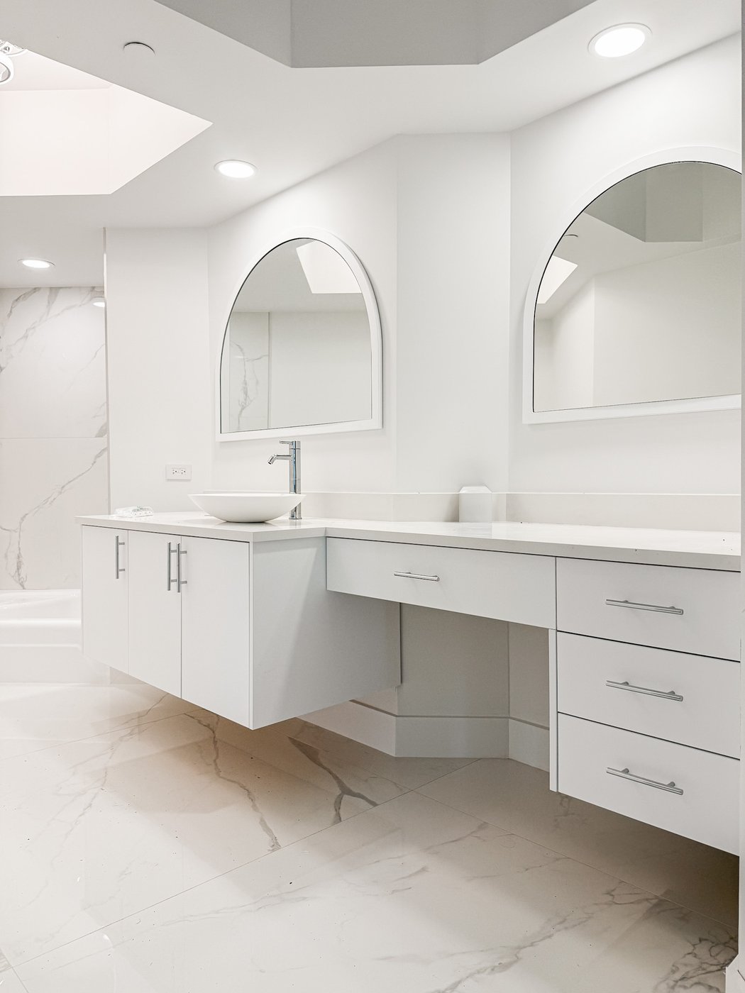 Floating double vanity