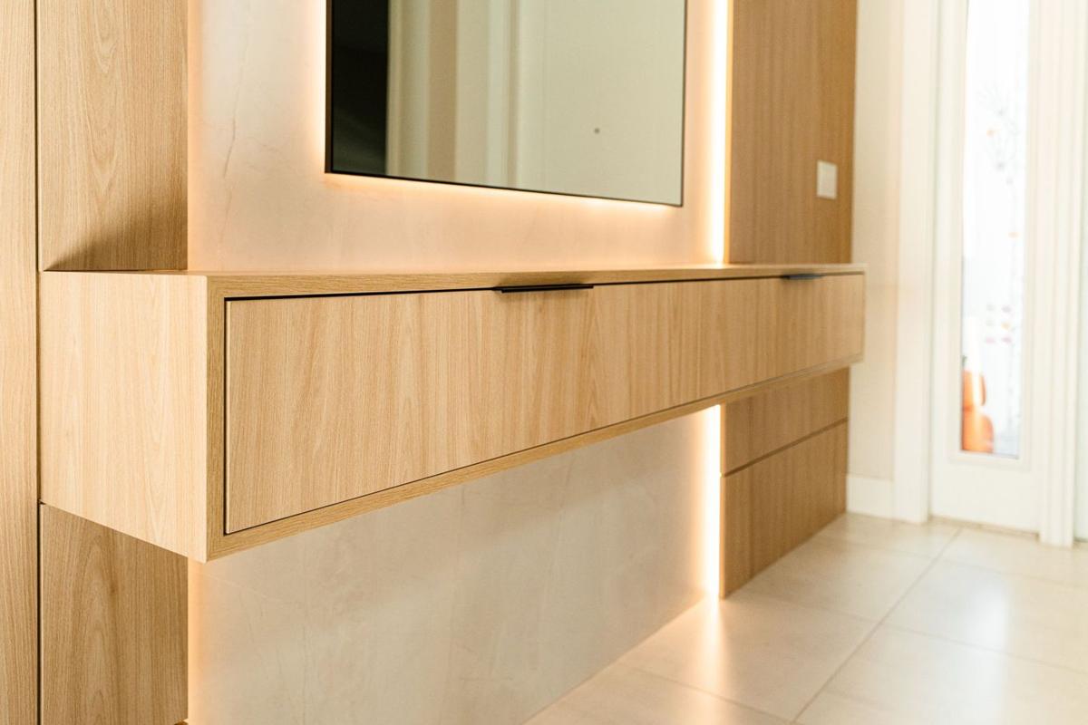 Floating vanity with LED